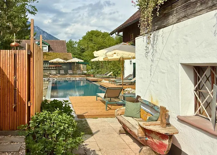 Der Schlosswirt Zu Anif - Biedermeierhotel Und Restaurant