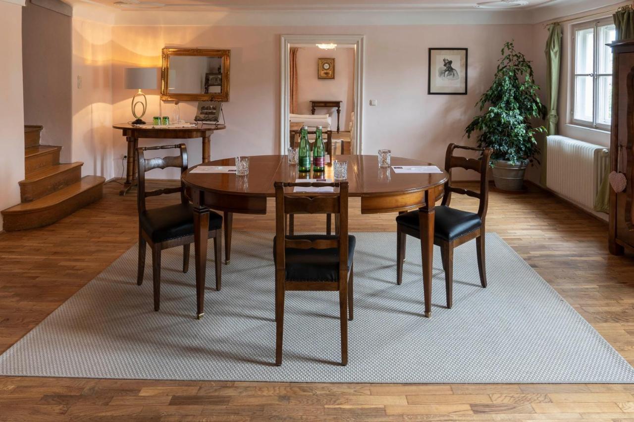 Hotel Der Schlosswirt Zu - Biedermeierhotel Und Restaurant Anif