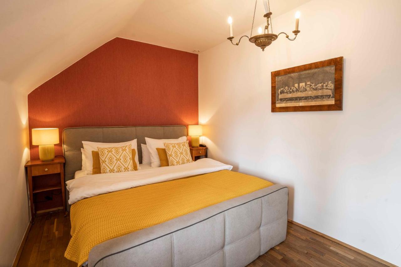 Der Schlosswirt Zu - Biedermeierhotel Und Restaurant 4*