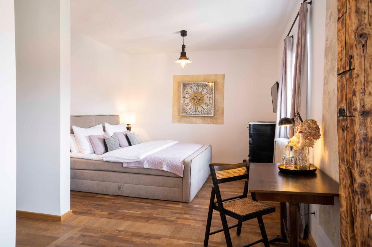 Der Schlosswirt Zu - Biedermeierhotel Und Restaurant Hotel 4*