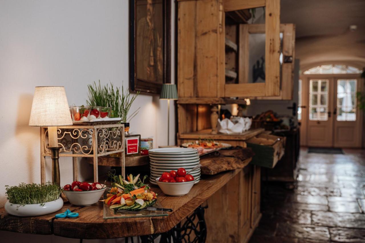 Der Schlosswirt Zu - Biedermeierhotel Und Restaurant 4*