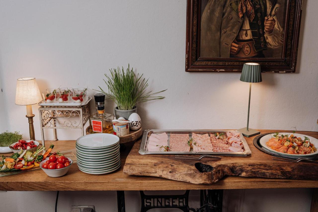 Der Schlosswirt Zu - Biedermeierhotel Und Restaurant Hotel 4*