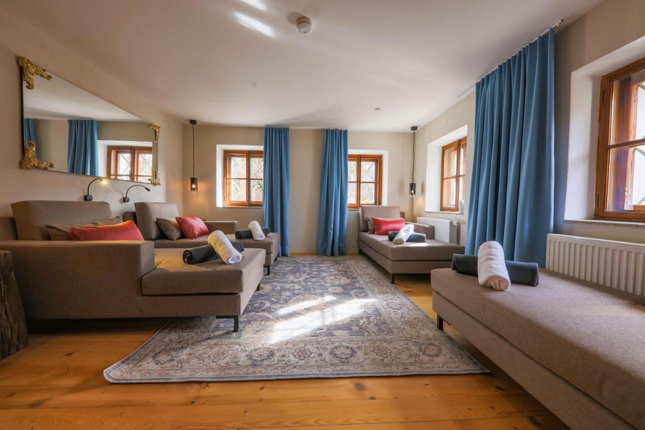 Der Schlosswirt Zu - Biedermeierhotel Und Restaurant 4* Anif