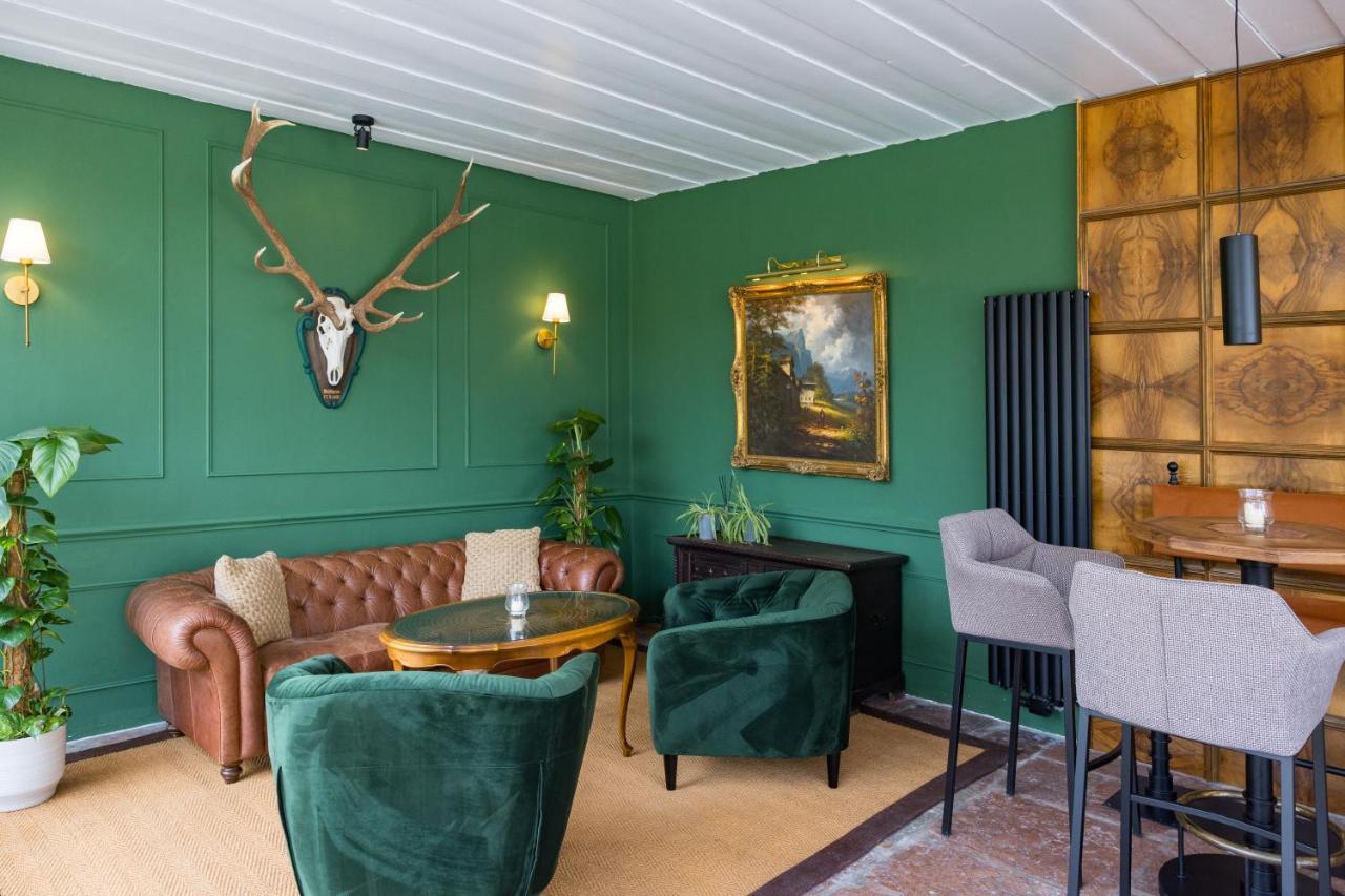 Hotel Der Schlosswirt Zu - Biedermeierhotel Und Restaurant Anif