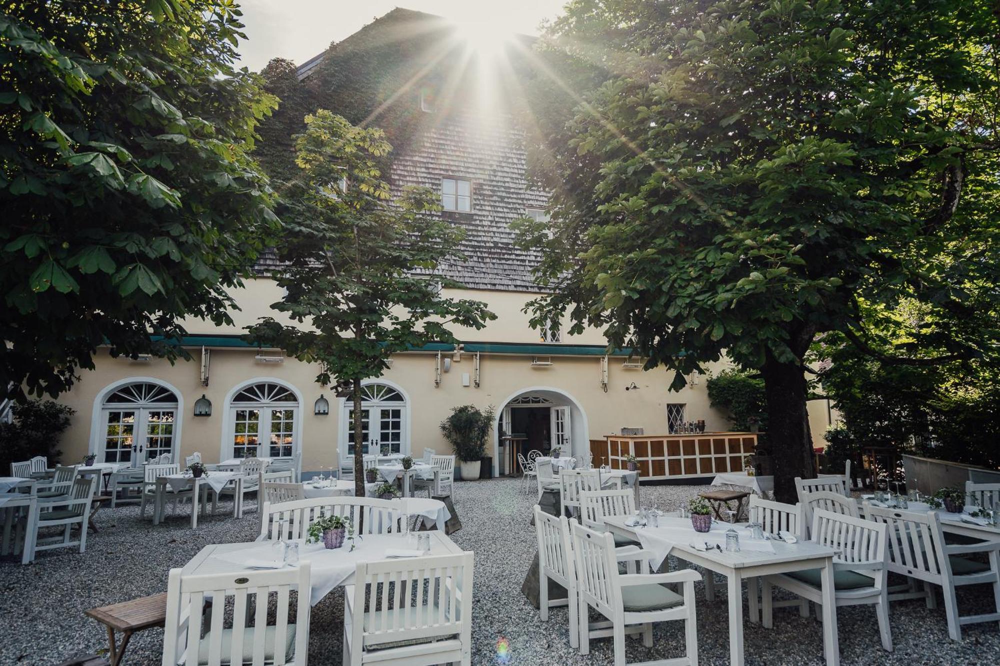 Der Schlosswirt Zu - Biedermeierhotel Und Restaurant 4* Anif